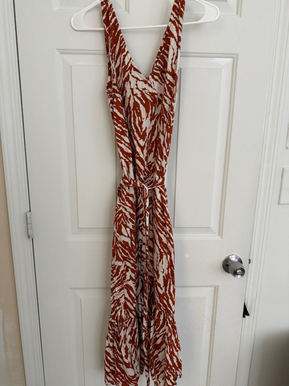 GAP Rust and Cream Printed V-Neck Midi Dress